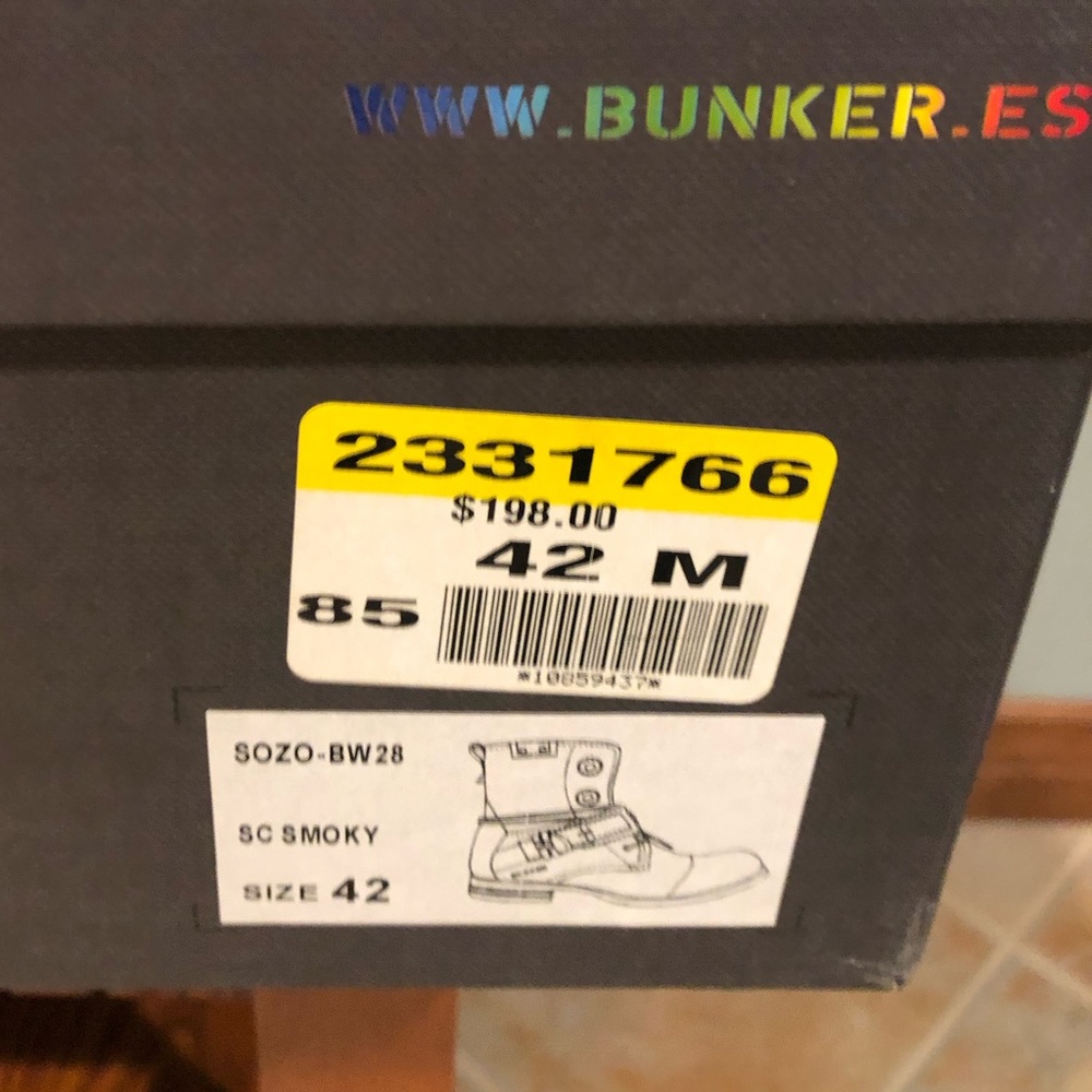 Bunker boots 🥾 totally cool 😎